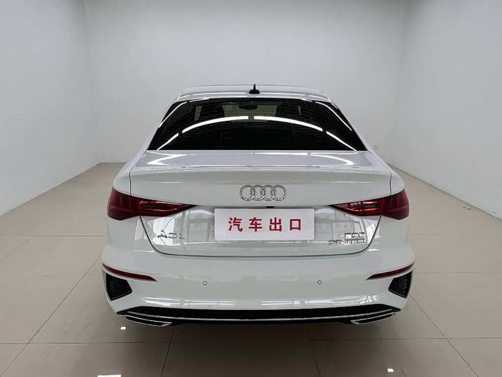 Audi A3 1.4 л 2023 г. Белый, пробег 35000 км