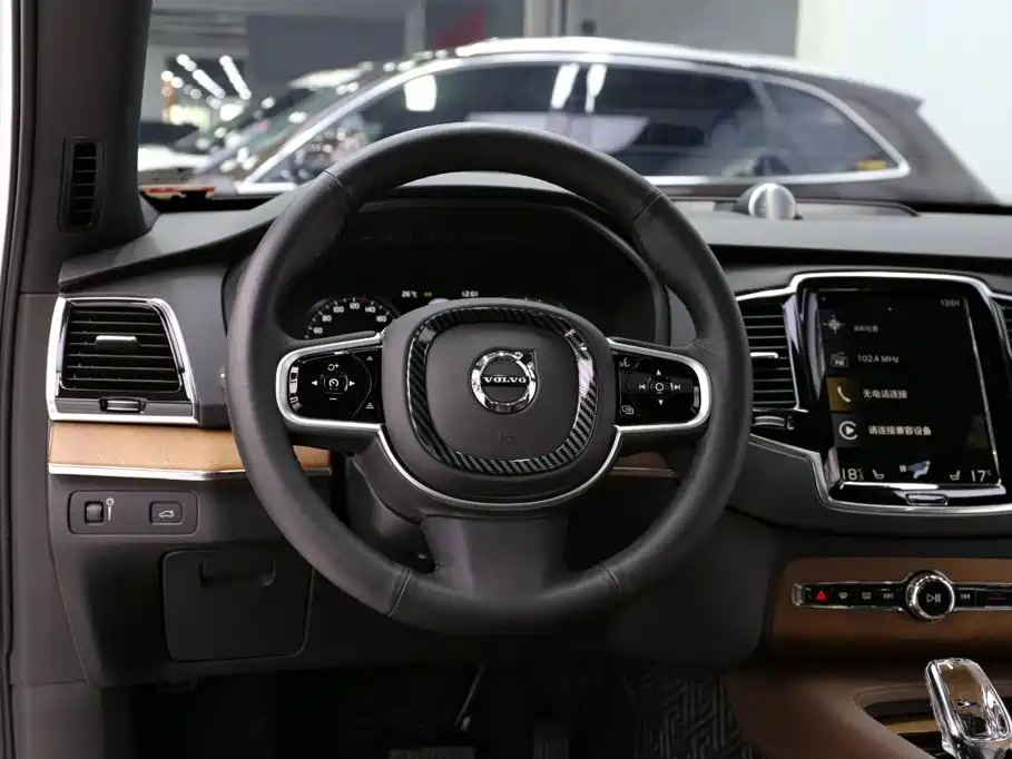 Volvo XC90 — миниатюра 12