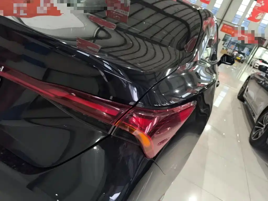 Toyota Avalon — миниатюра 8