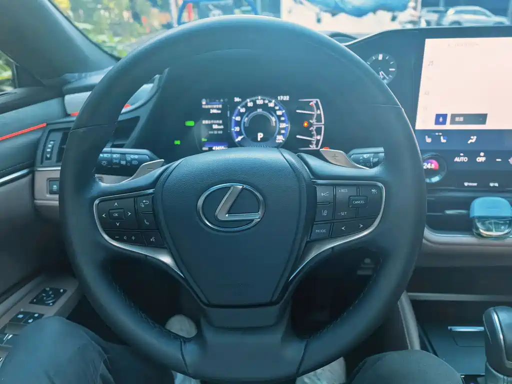 Lexus ES — миниатюра 8
