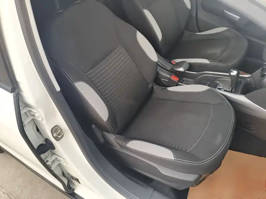 Peugeot 2008 — миниатюра 25