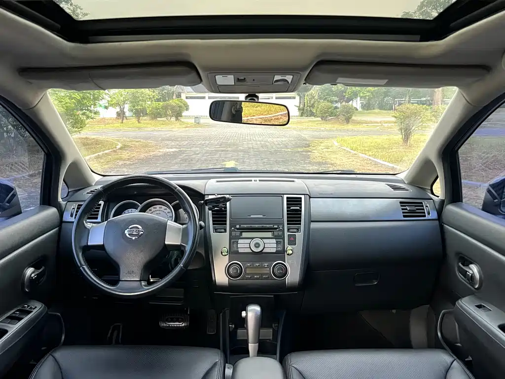 Nissan Tiida — миниатюра 12