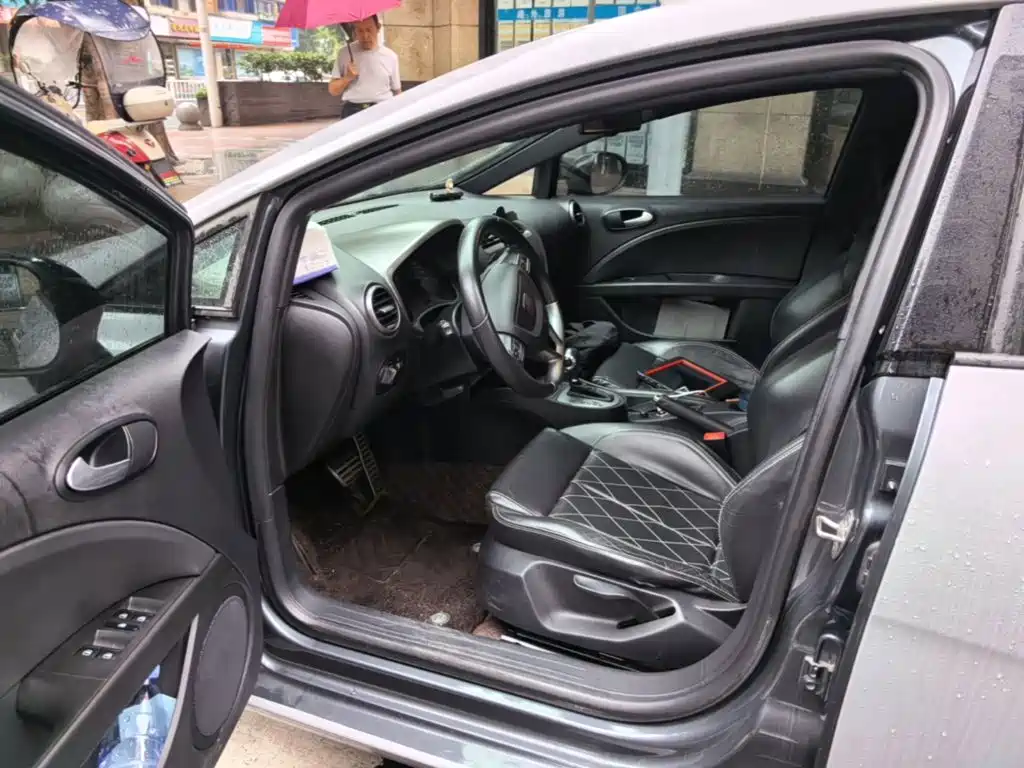 SEAT Leon — миниатюра 16