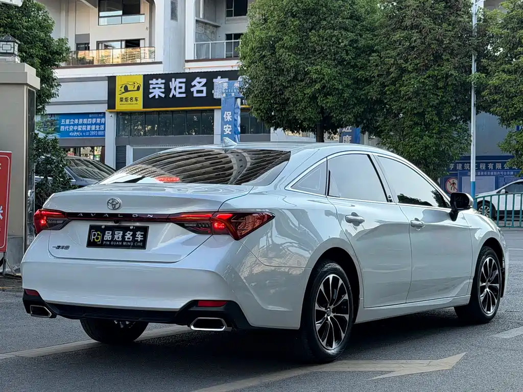 Toyota Avalon — миниатюра 9