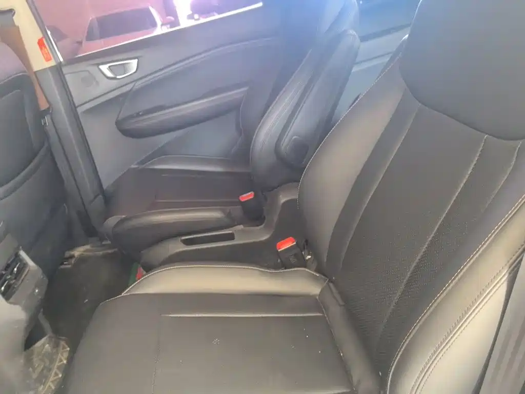 Wuling Jiachen — миниатюра 13