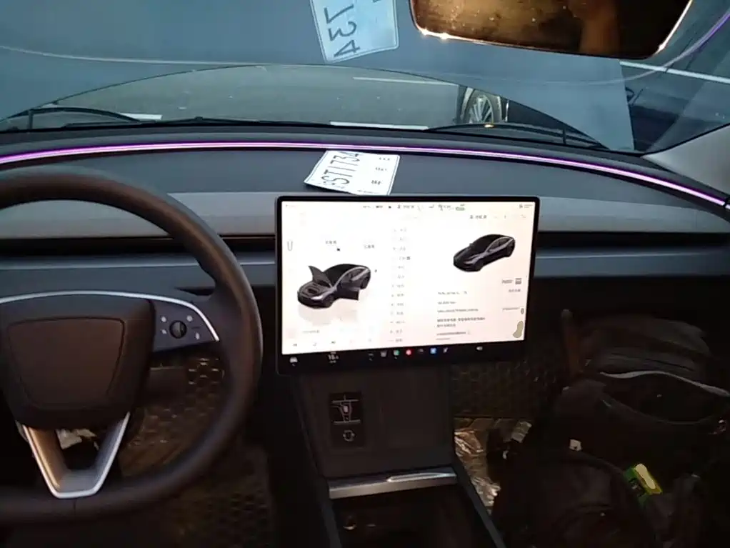 Tesla Model 3 — миниатюра 10