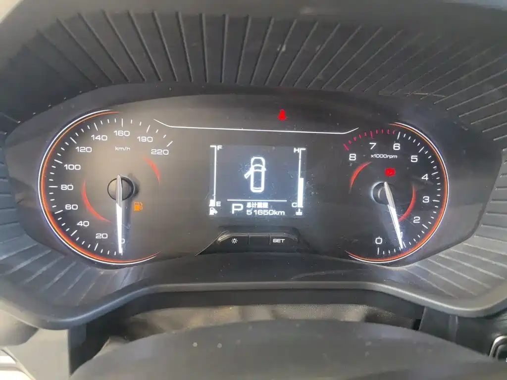 Wuling Jiachen — миниатюра 7