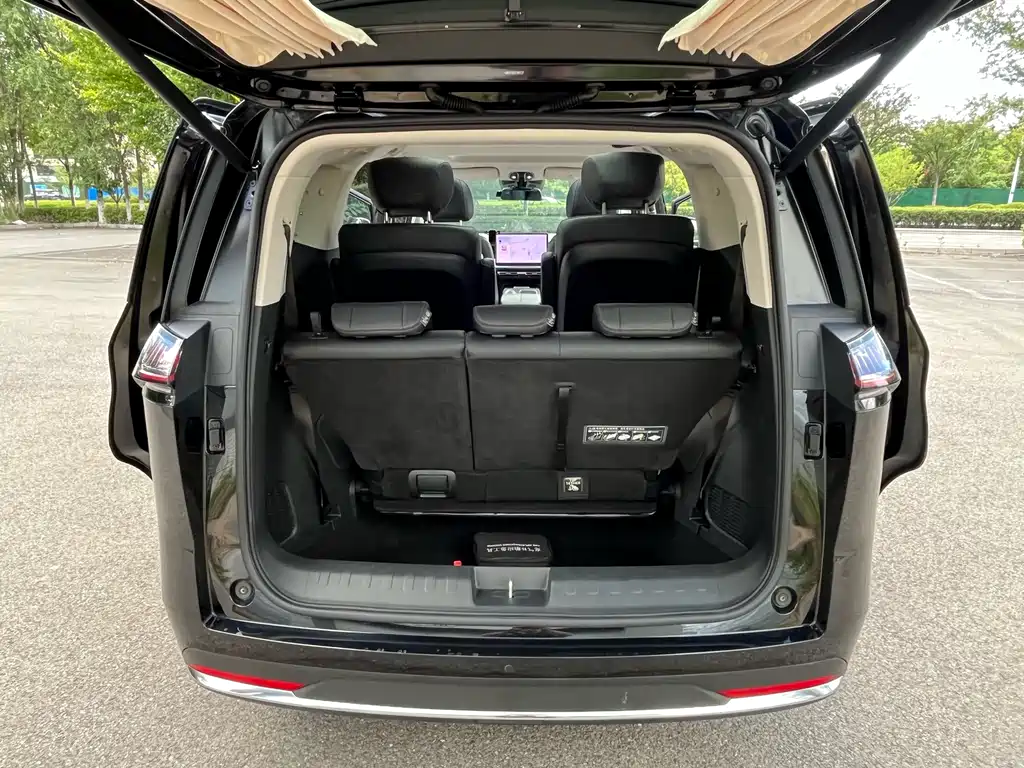 GAC Motor Trumpchi E8 PHEV — миниатюра 19