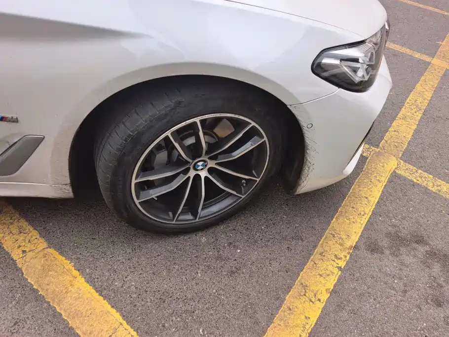BMW 5 Series New Energy — миниатюра 6