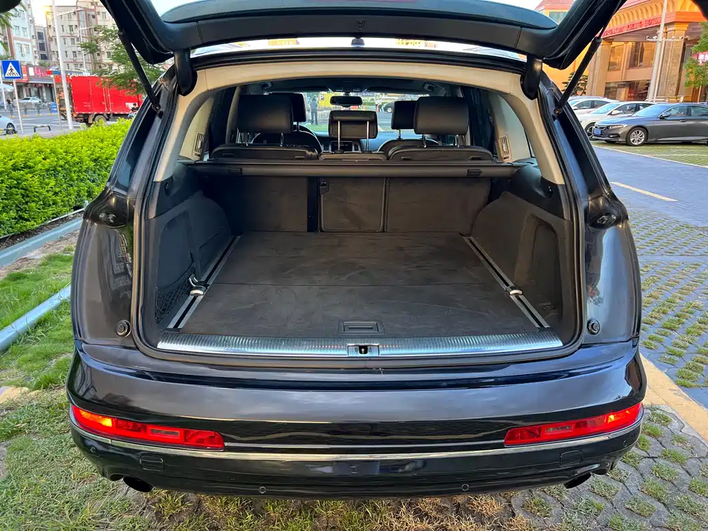 Audi Q7 2011 3.0 TFSI (200kW