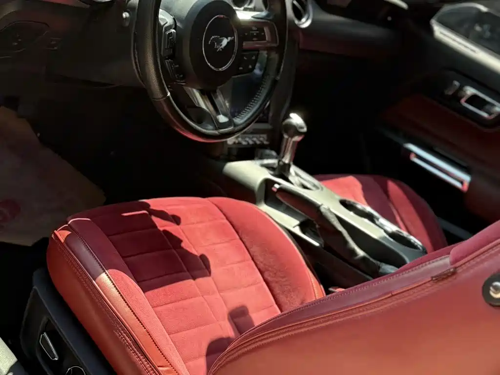 Ford Mustang — миниатюра 4