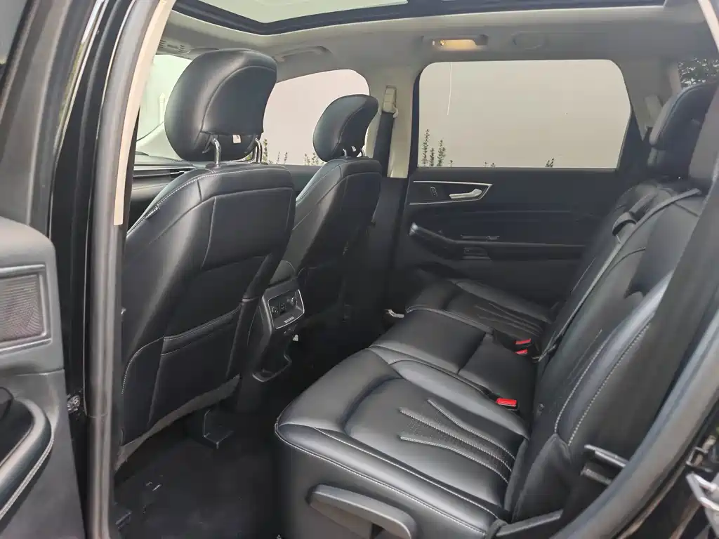 Ford Edge — миниатюра 10