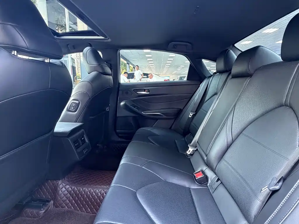 Toyota Avalon — миниатюра 6