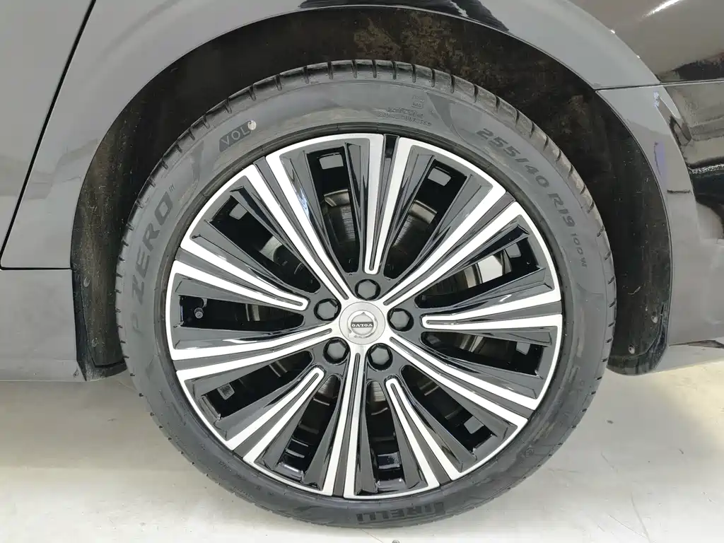 Volvo S90 — миниатюра 19