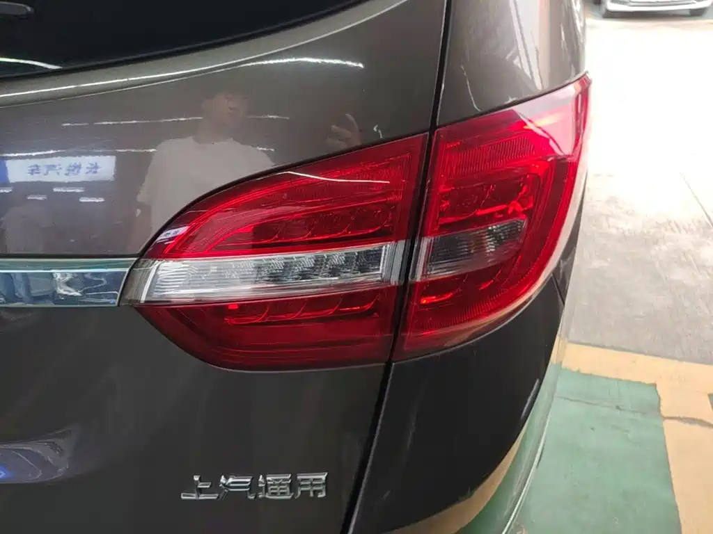 Buick GL8 2017 25S Luxury V