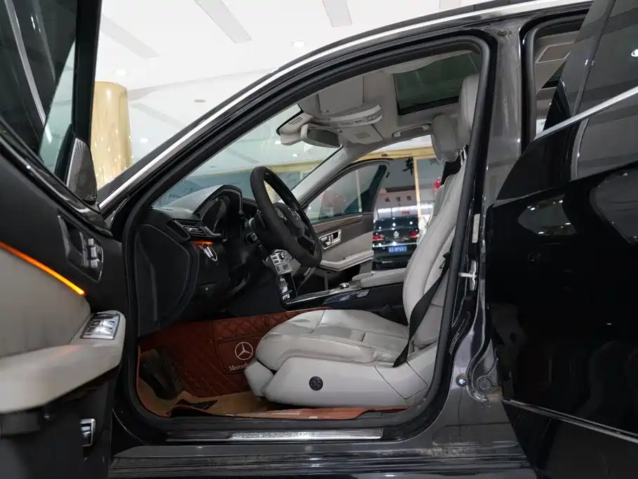 Mercedes-Benz E-Class — миниатюра 5