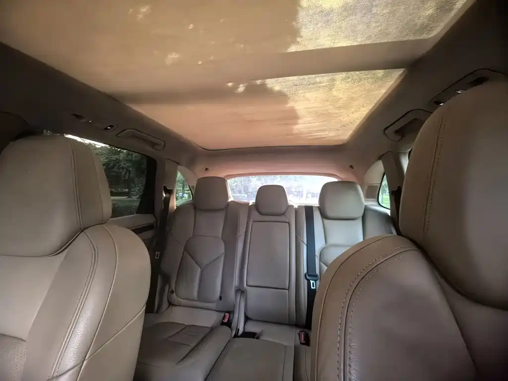 Porsche Cayenne — миниатюра 7