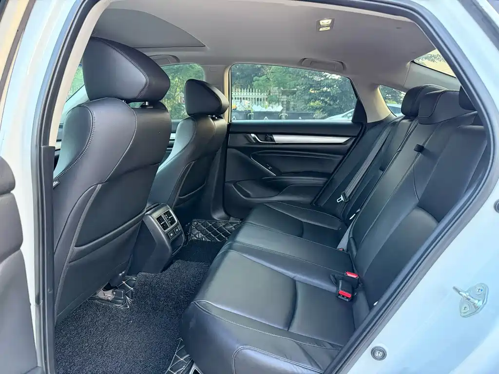 Honda Accord — миниатюра 6