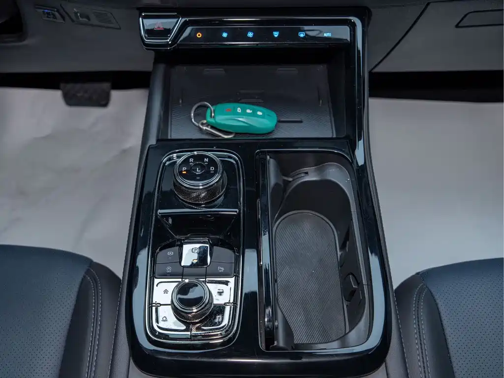Ford Equator Sport — миниатюра 20