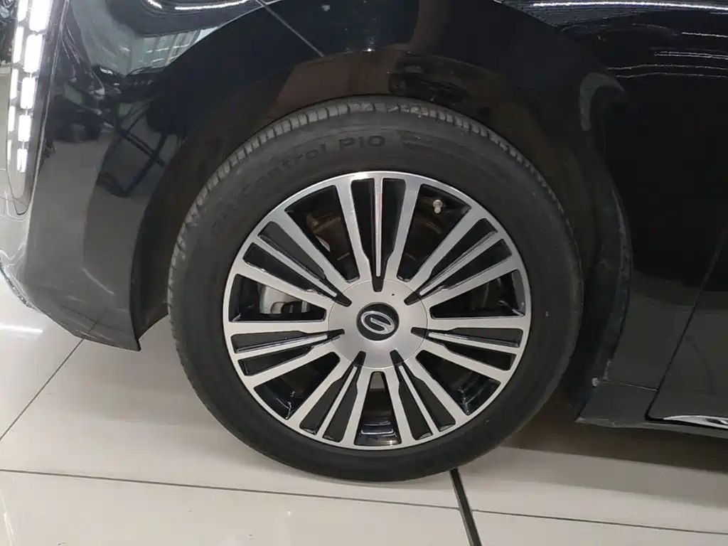 GAC Motor Trumpchi E8 PHEV — миниатюра 23