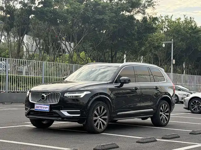 Volvo XC — фото 1