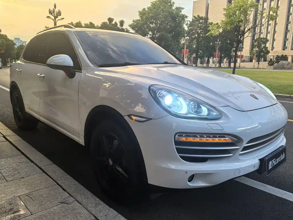 Porsche Cayenne — миниатюра 3