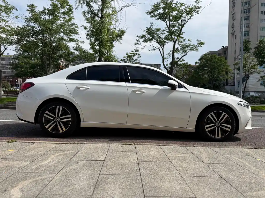 Mercedes-Benz A-Class — миниатюра 8