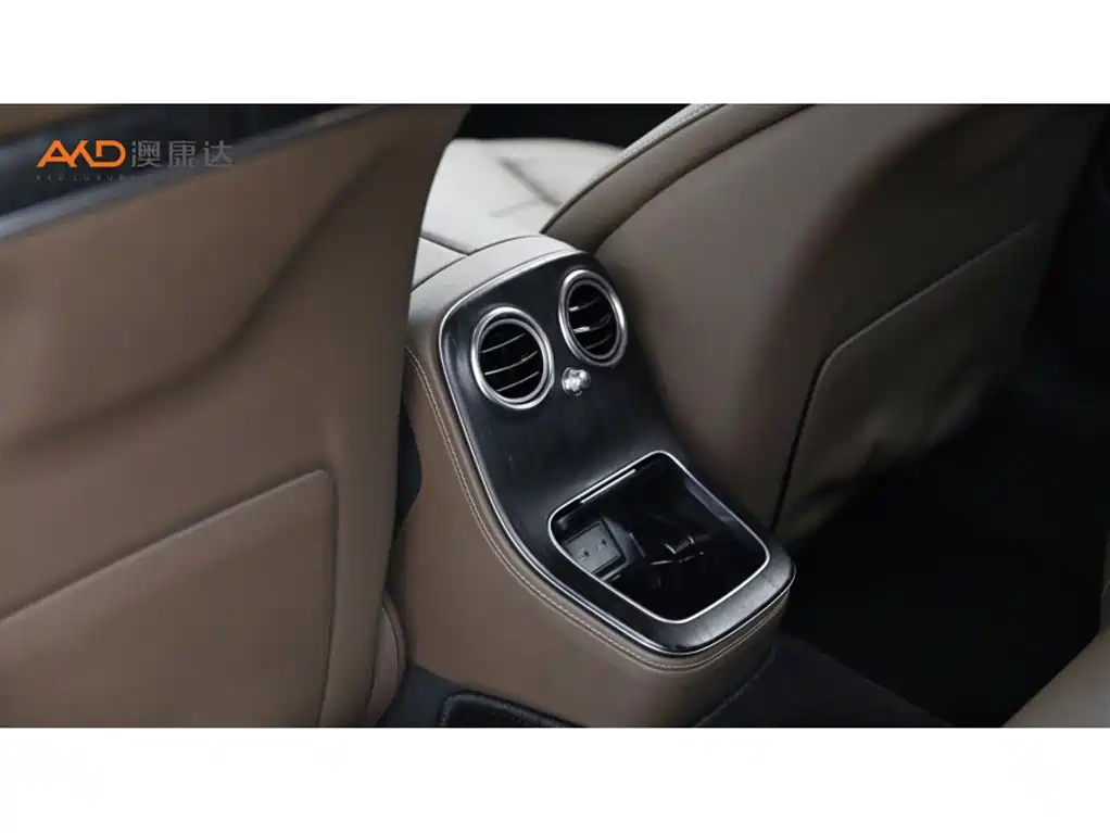 Mercedes-Benz E-Class — миниатюра 9