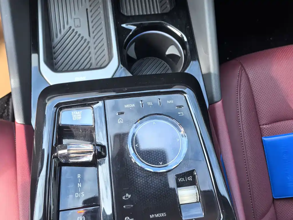 BMW 5 Series — миниатюра 10