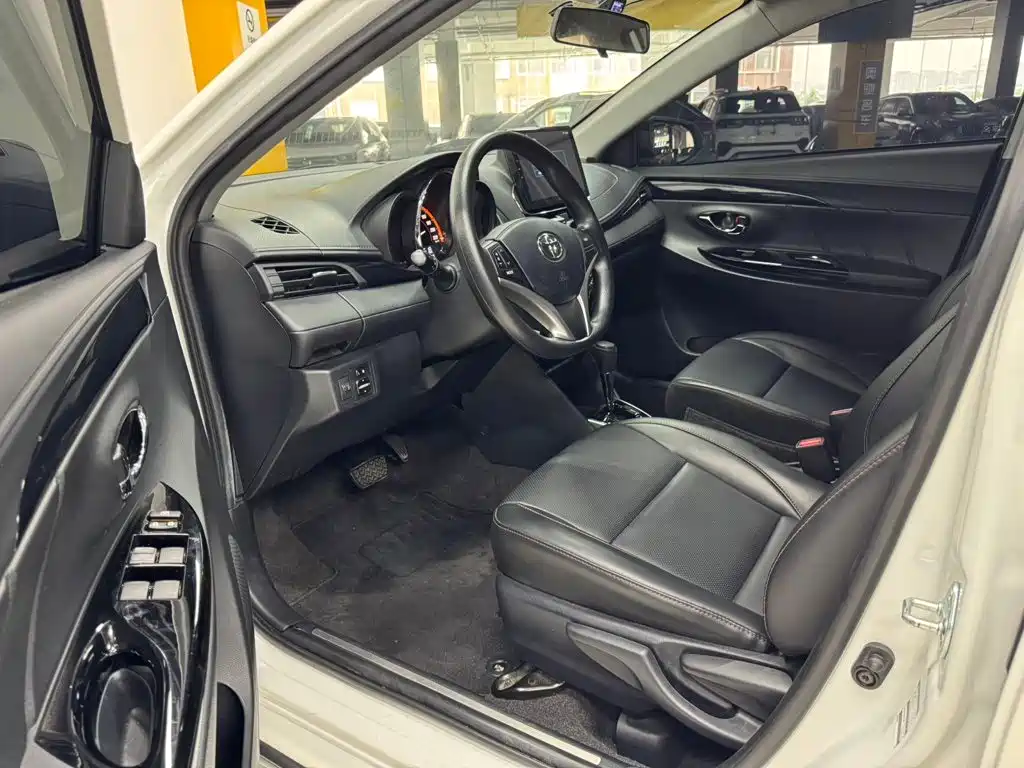 Toyota Yaris L — миниатюра 11
