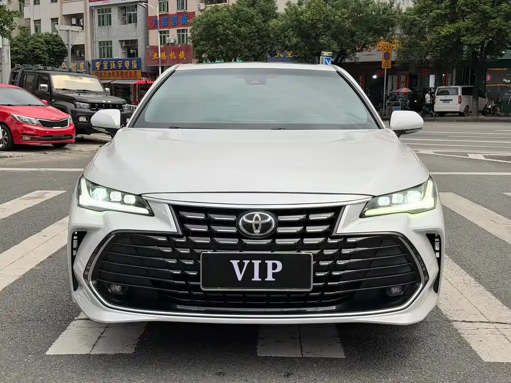 Toyota Avalon — миниатюра 2