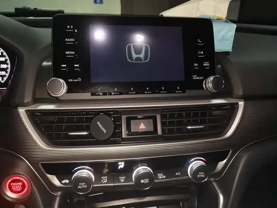 Honda Accord — миниатюра 13