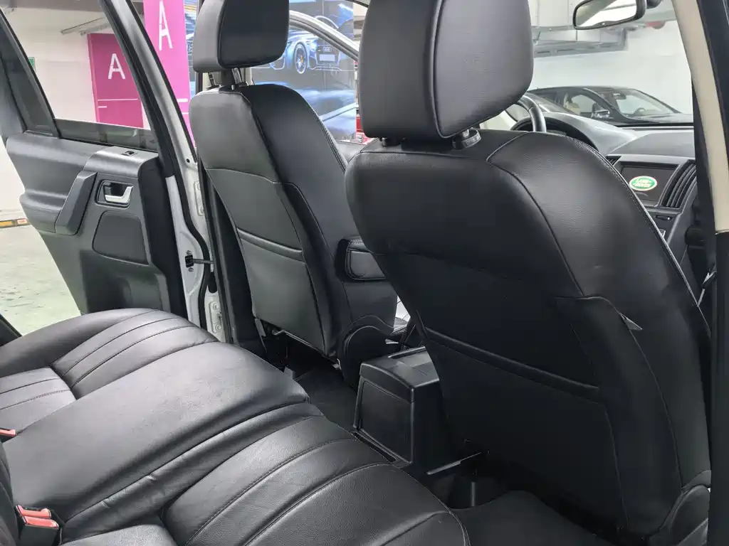 Land Rover 2 015 2.0T Si4 XS