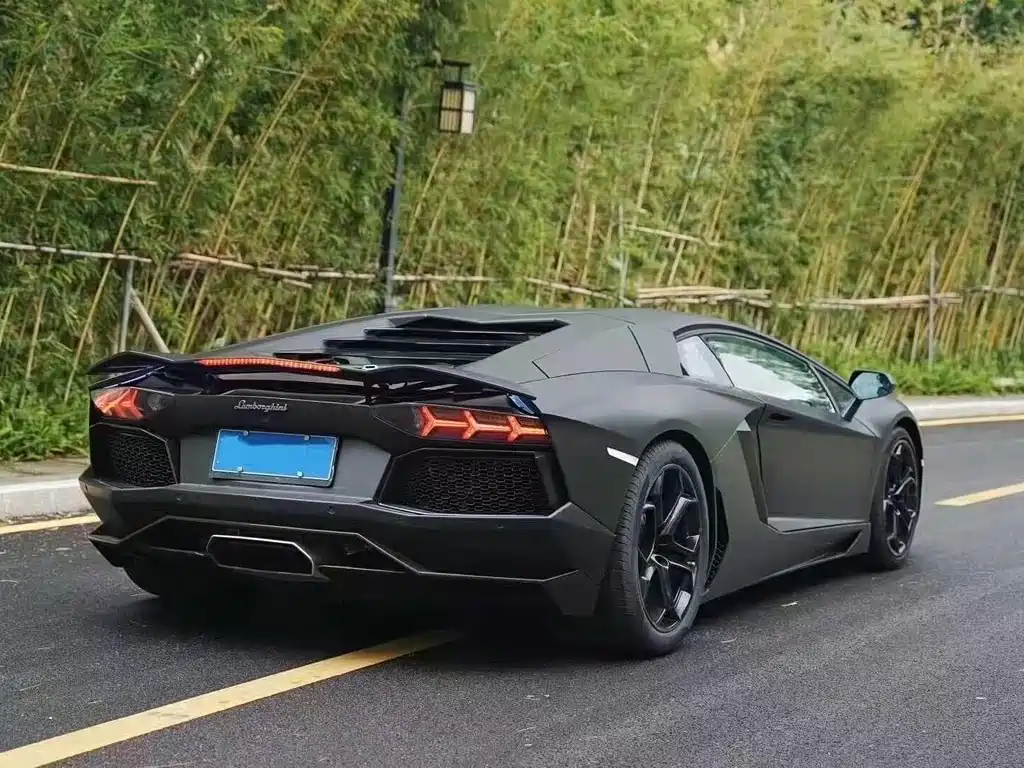 Lamborghini Aventador 2011 LP 700-4
