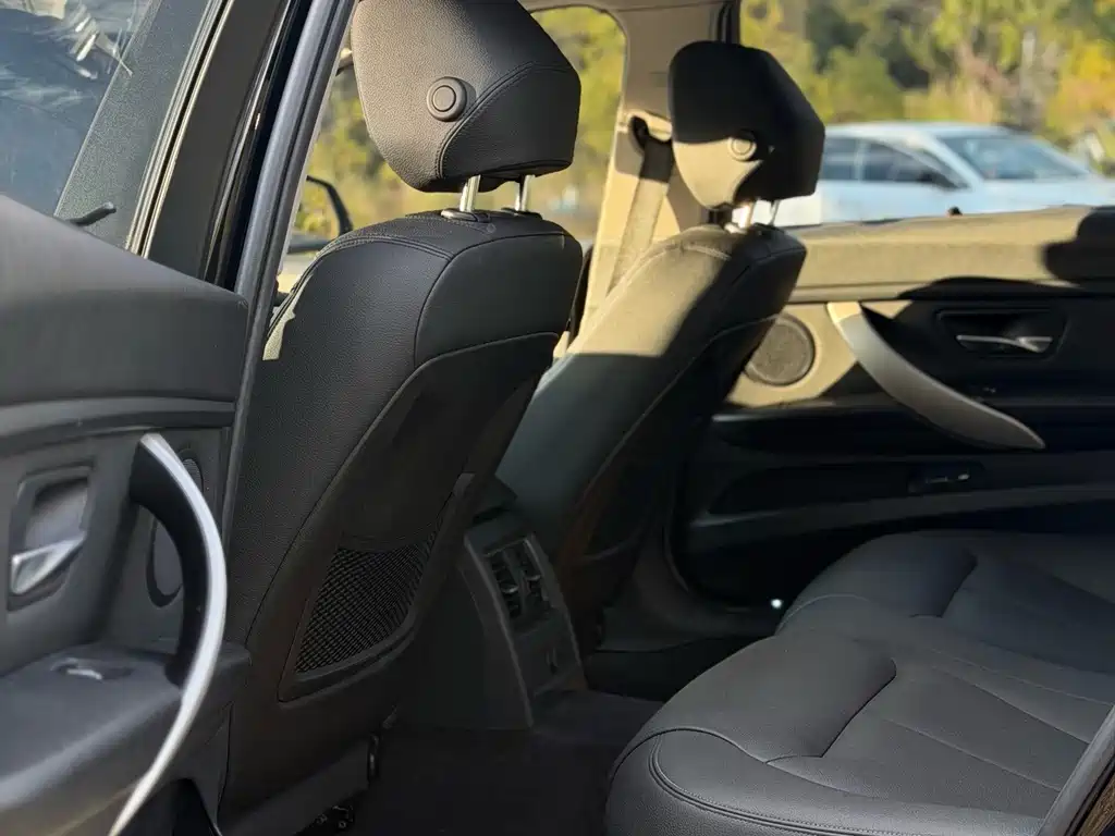 BMW 3 Series — миниатюра 21