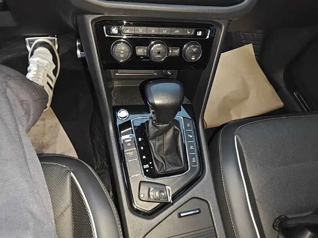 Volkswagen Tiguan L — миниатюра 14