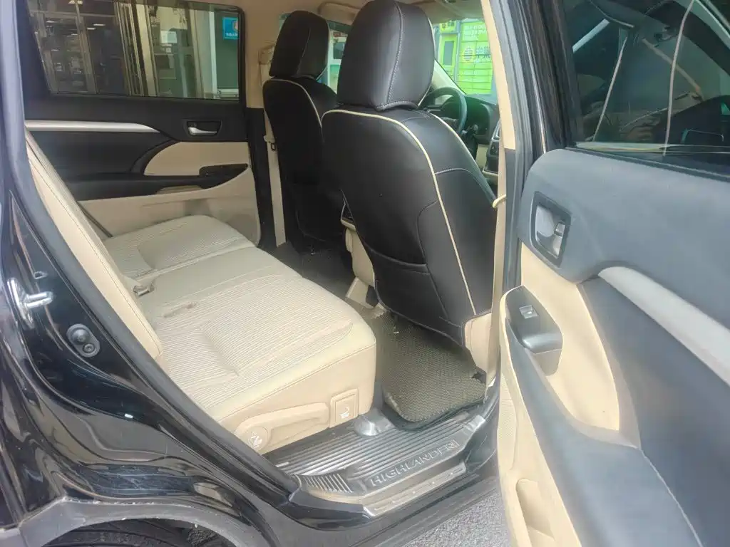 Toyota Highlander — миниатюра 9