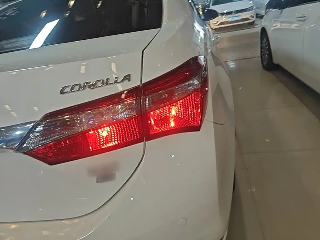 Toyota Corolla — миниатюра 8