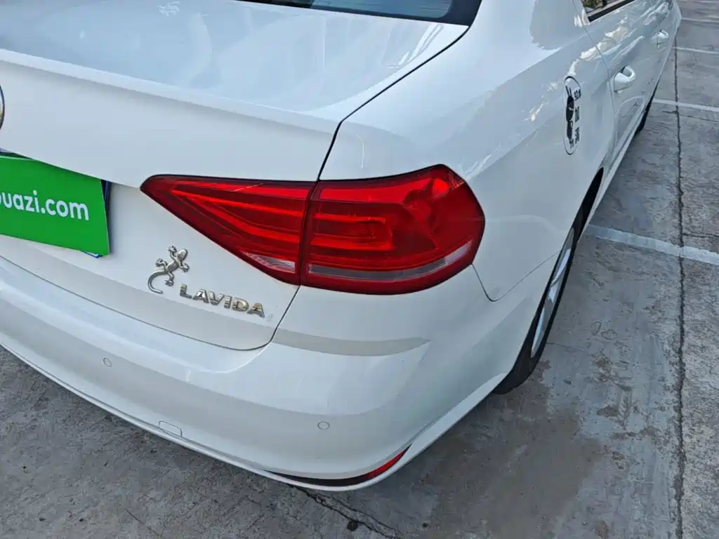 Volkswagen Lavida — миниатюра 8
