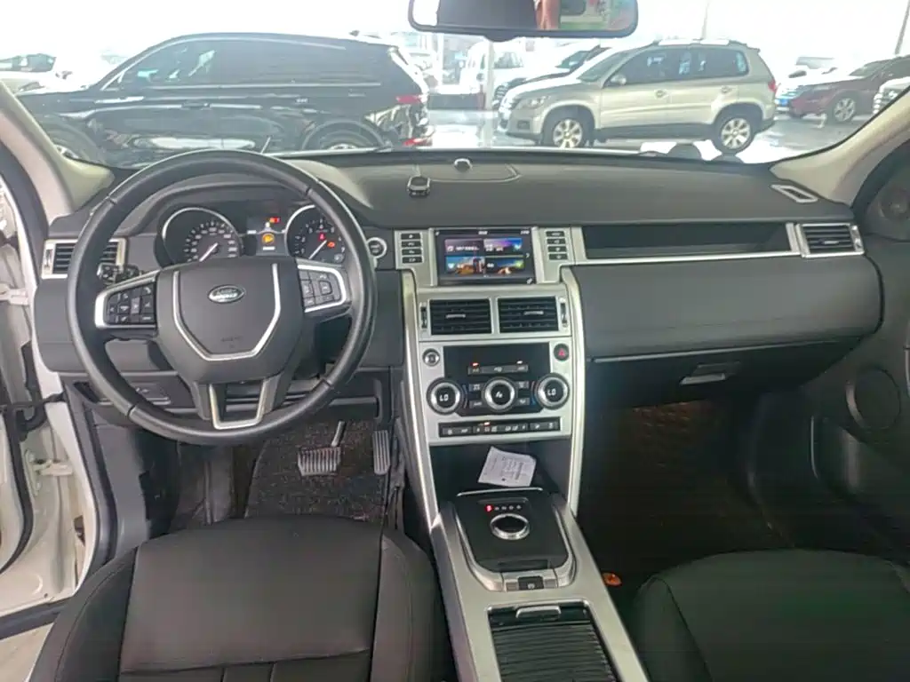 Land Rover Discovery Sport — миниатюра 10