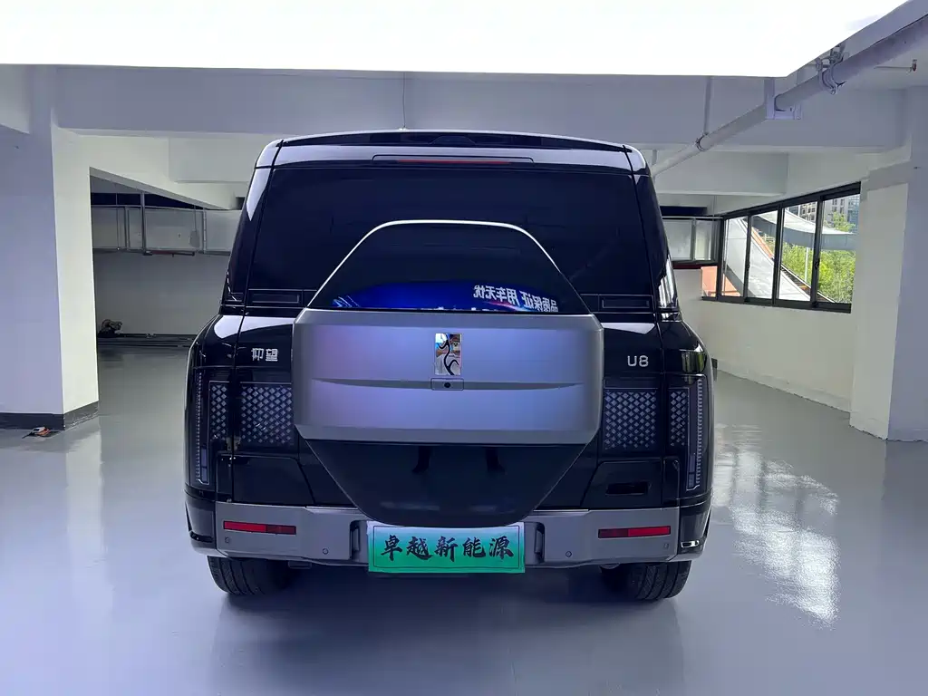 Yangwang Yangwang U8 — миниатюра 10