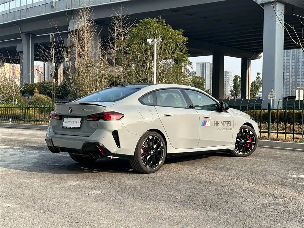 BMW M235L 2025 M235L