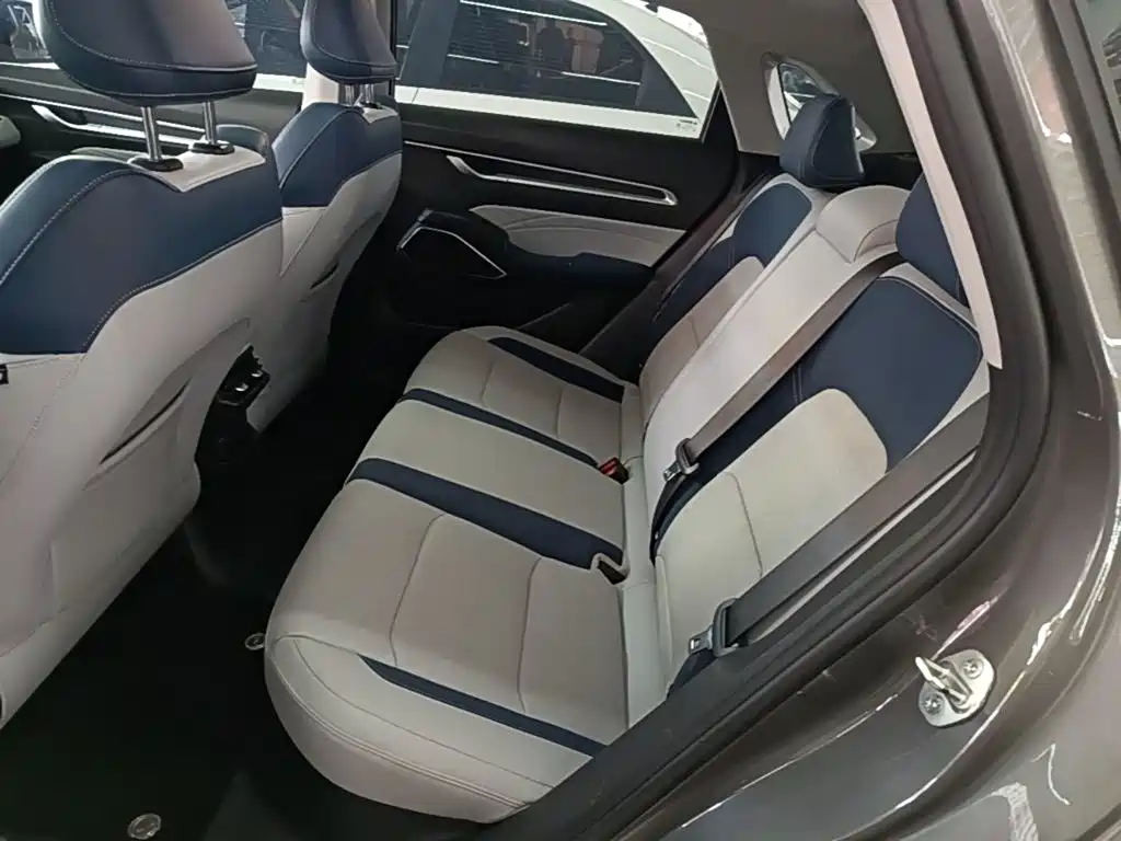 Geely Emgrand — миниатюра 17
