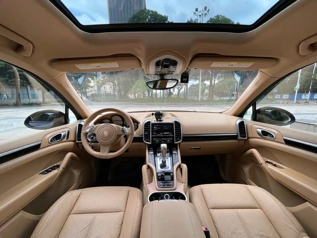 Porsche Cayenne — миниатюра 15