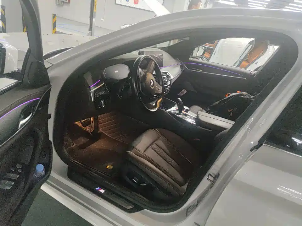 BMW 5 Series — миниатюра 3