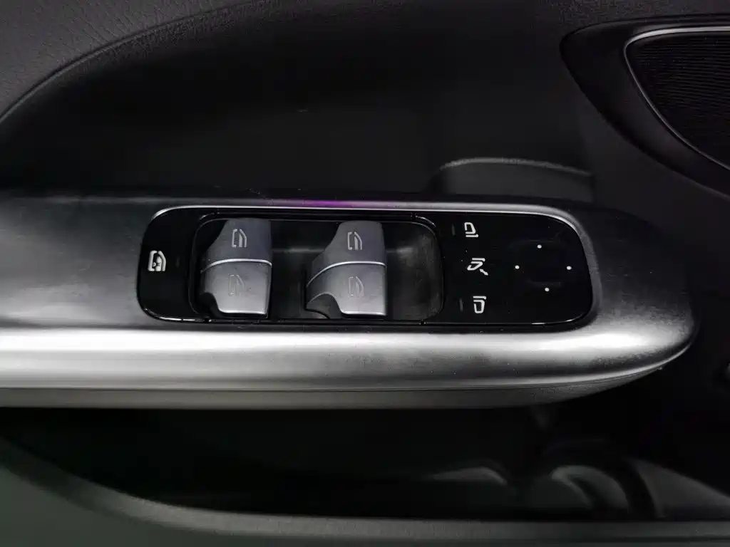 Mercedes-Benz C-Class New Energy — миниатюра 9