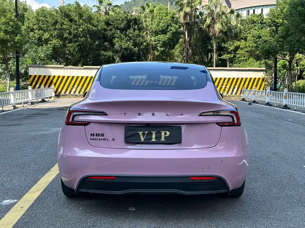 Tesla Model 3 — миниатюра 8