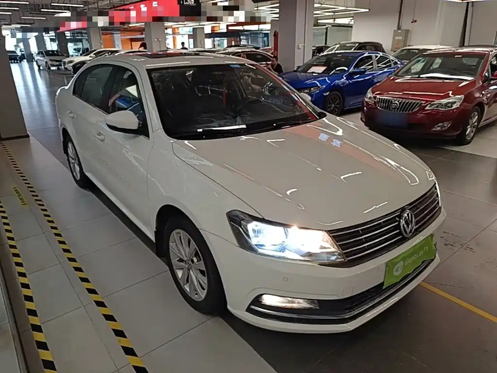 Volkswagen Lavida — миниатюра 4