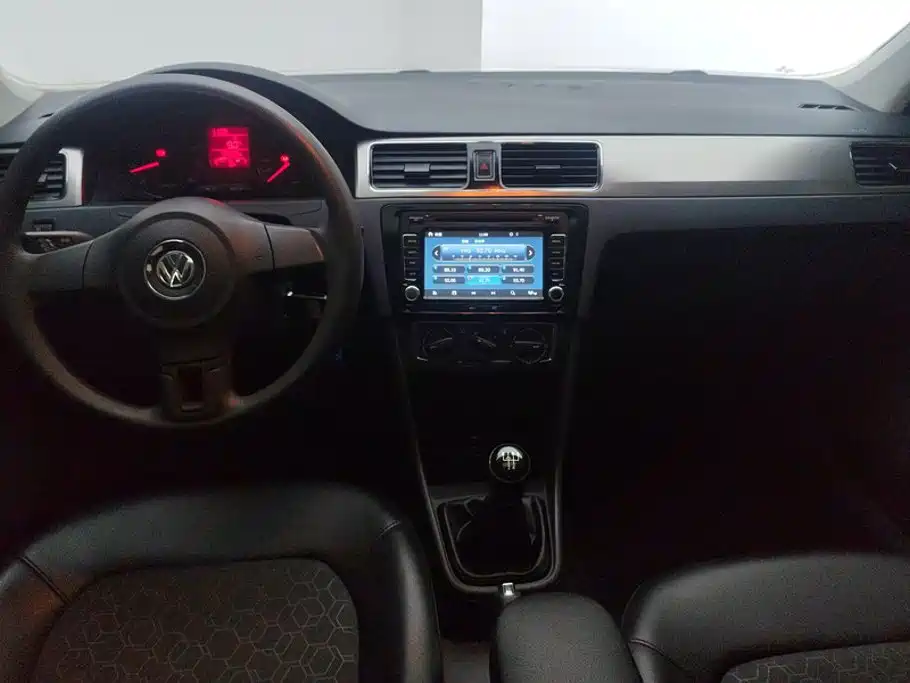 Volkswagen Santana — миниатюра 12