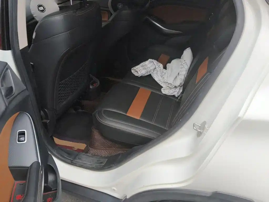 BYD Yuan — миниатюра 13